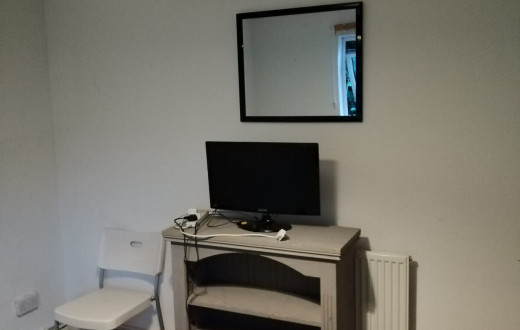kingsize  bed room for maximum 2 people