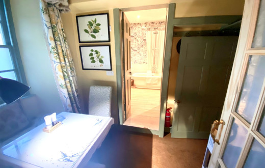 450 year old vaulted garden rooms - romantic suite