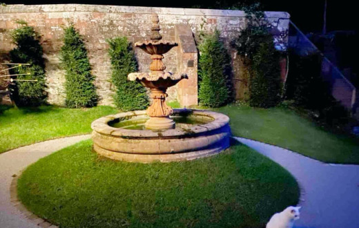 450 year old vaulted garden rooms - romantic suite