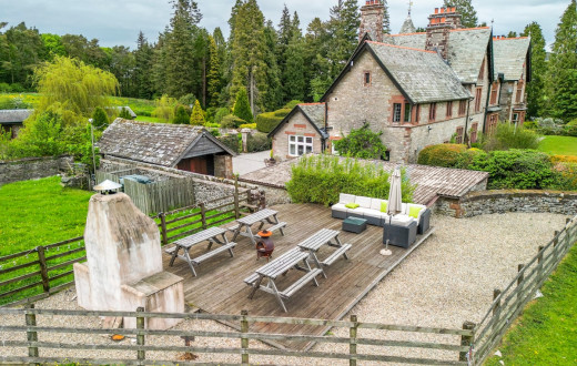 Stunning 11 bedroom, 9 bathroom country house.