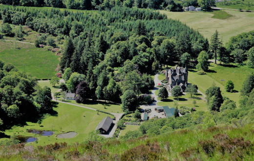 Fabulous 5 bedroom apartment in Baronial Mansion