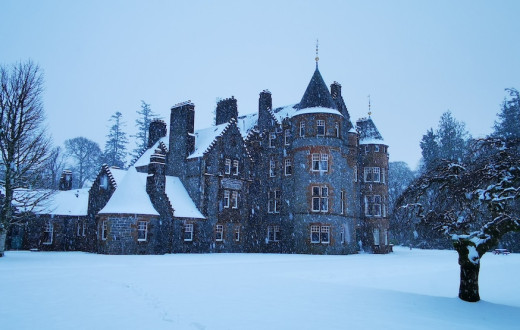Fabulous 5 bedroom apartment in Baronial Mansion