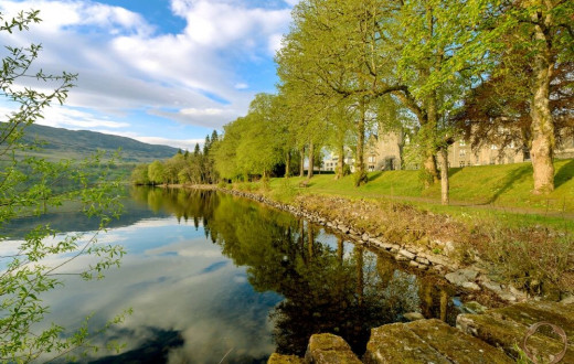 TWO BEDROOM APARTMENT ON THE SHORES OF LOCH NESS