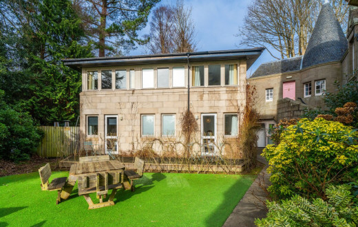 River View- Garden Apartment in Grounds of Mansion