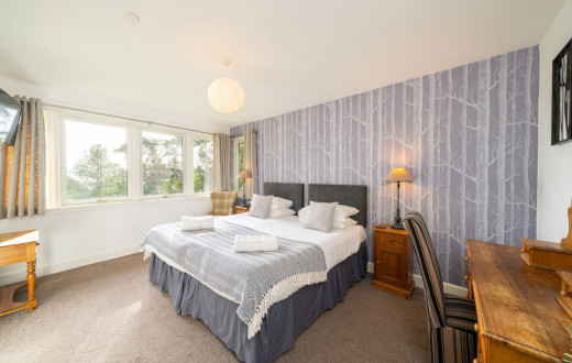 River View- Garden Apartment in Grounds of Mansion