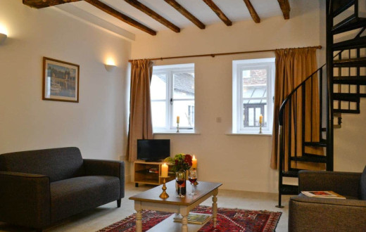 Castle Properties - The Grooms Cottage