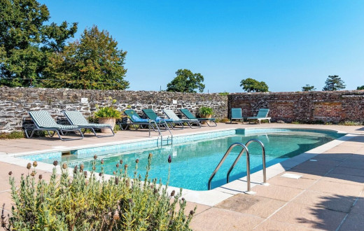 Tamar Castle - Eleven Bedroom Castle Sleeps 22