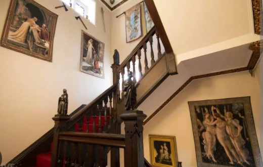 Fairytale Castle close to Alton Towers: Inquire for cheaper quote Now!