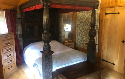 Fairytale Castle close to Alton Towers: Inquire for cheaper quote Now!